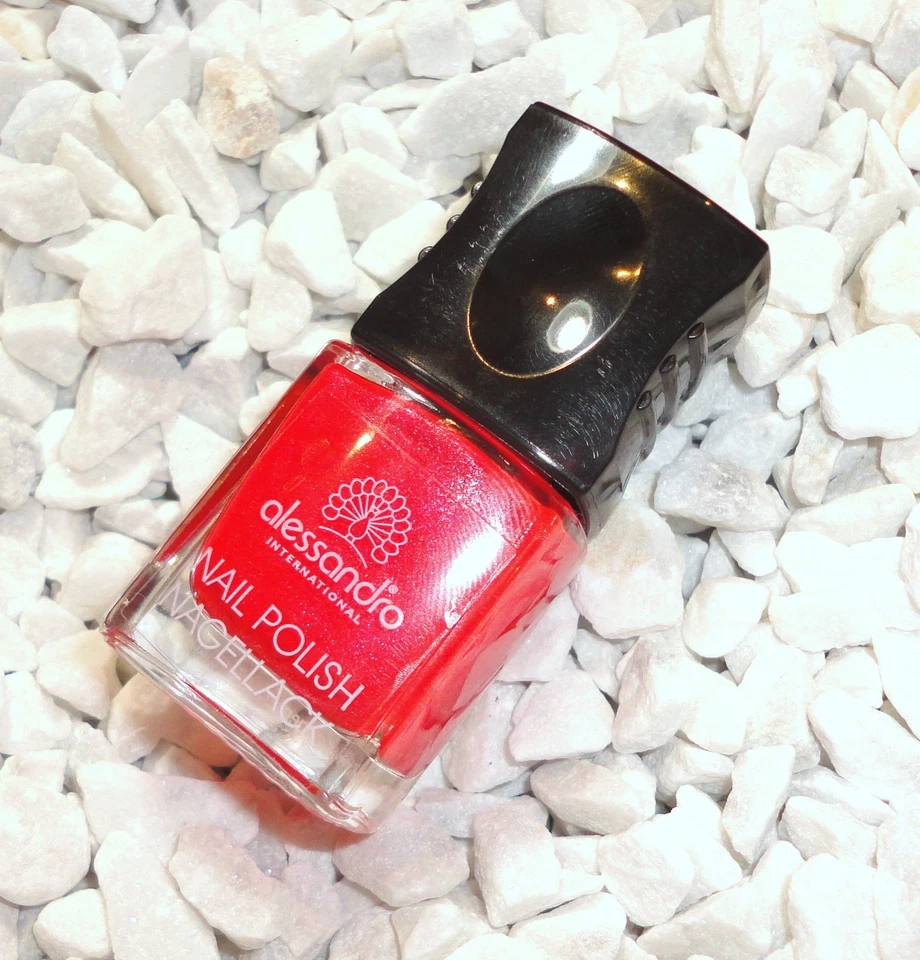 Alessandro Nagellack Farbe 77-129 Berry Red 10ml Nagelstudio Neu
