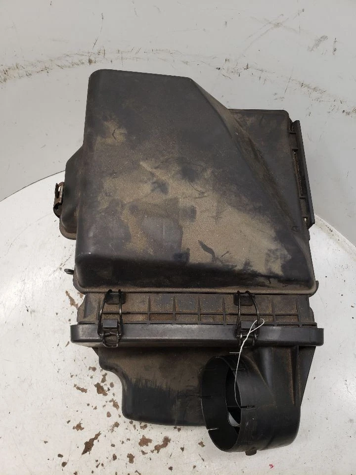 Air Cleaner 3.8L Fits 98-99 INTRIGUE 1415982 - Image 1 of 4
