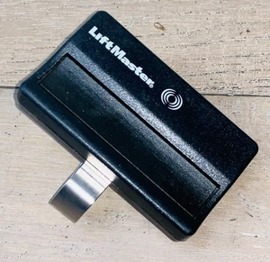LiftMaster 371LM 1-Tasten Garagentoröffner Fernbedienung mit Clip - Bild 1 von 2