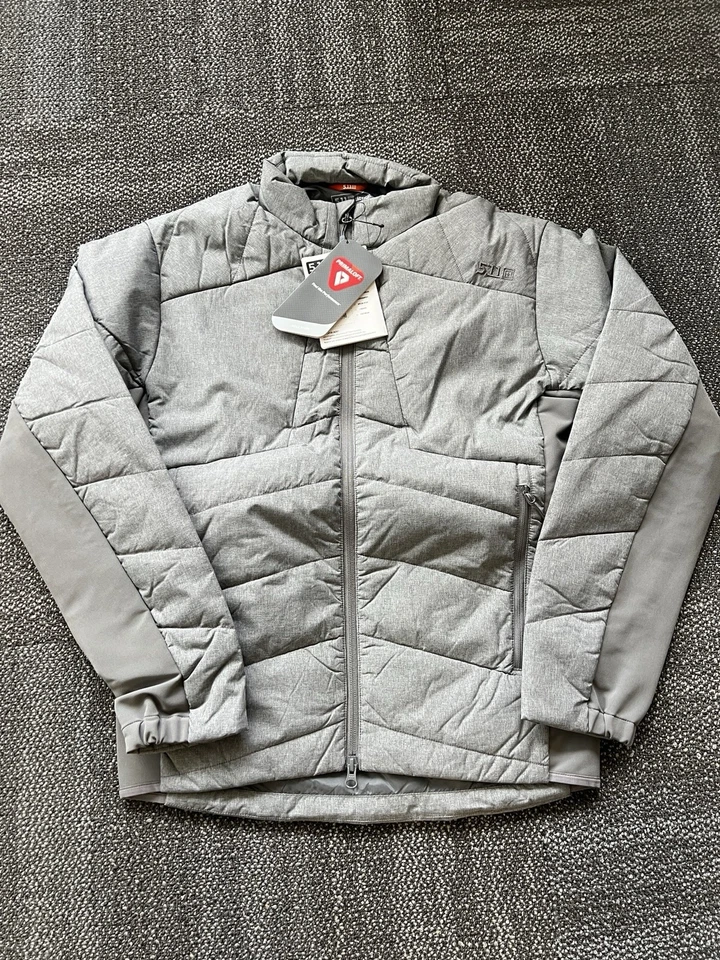 Chaqueta aislante táctica pequeña 5.11 Foto 1 de 4