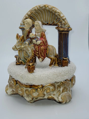 Nativity Scene ~ Music Box ~ 'Silent Night' ~ Golden Treasures Musical Nativity Cover