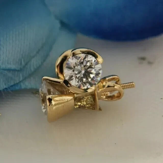 Aretes para mujer de corte redondo blancos creados en laboratorio de 2 quilates enchapados en oro amarillo de 14 quilates Foto 1 de 1