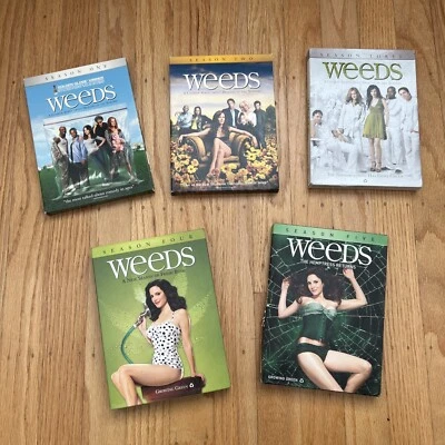 Weeds complete Season series 1-5 DVD lot - Image 1 of 3