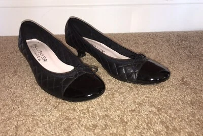 Paul Mayer Attitudes Negro Acolchado Charol Gatito Tacones Arco Borde 7 1/2 B Foto 1 de 4