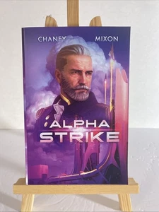 Alpha Strike (The Last Hunter Paperback Book) - Imagen 1 de 2