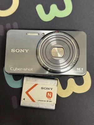 Sony Cyber-Shot DSC-W570 16.1MP Digital Camera - Image 1 of 4
