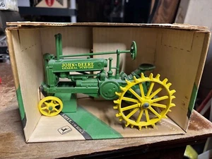 Vintage ERTL John Deere 1934 Model A Diecast Farm Tractor 1:16 Scale NIB - Picture 1 of 3