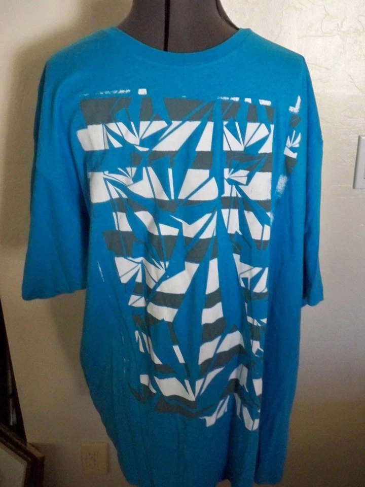 MEN'S GUYS VOLCOM TEE T-SHIRT BLUE GRAY/WHITE STRIPE BROKEN LOGOS CHEST NEW$30  - Image 1 of 1