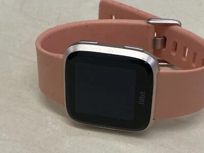 Fitbit Versa - Smart Fitness Watch Rose Gold Aluminium Peach Band Faulty - Image 1 of 4