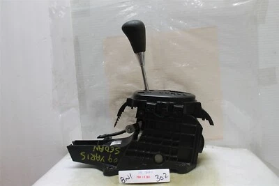 Conjunto selector de palanca de cambios de transmisión Toyota Yaris 2007-2011 OEM 302 8N1 Foto 1 de 4