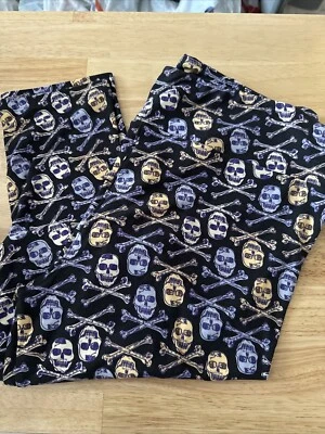 NEW LuLaRoe TC Leggings BLACK Halloween SKULL & BONES Pirate - Image 1 of 3