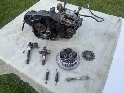 Kawasaki KX250 KX 250 1985 Tecate extremo inferior motor cárter cárter cárter Foto 1 de 4