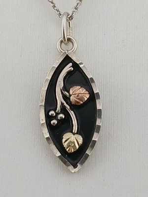 COLLAR COLGANTE COLEMAN CO. PLATA ESTERLINA 925 ORO 12K delicado diseño uvas  Foto 1 de 4