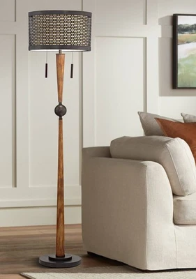 Lámpara de pie moderna Mid Century madera de cerezo pantalla metálica perforada para sala de estar Foto 1 de 4