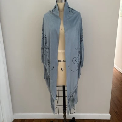 Xale Curations Caravan azul enfeitado camurça sintética franja envoltório - Imagem 1 de 4