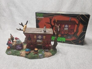 Vagón gitano Lemax Spooky Town #93720 raro acento de mesa retirado - Imagen 1 de 12