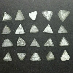 1 CARAT NATURAL LOOSE TRINGLE 3MM 33pcs APPROX, LOT ROUGH NATURAL DIAMOND - Picture 1 of 2