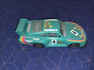 VINTAGE MODELLINO AUTO BURAGO PORSCHE 935 TT VAILLANT N° 4 1976 SCALA 1:45 - Foto 1 di 4