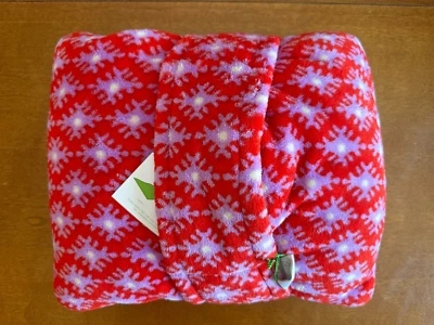 Vera Bradley Fleece Travel Blanket in Petite Paradise Red NWT - Image 1 of 4