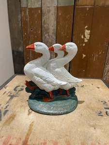 Tope de puerta vintage de hierro fundido con tres gansos blancos tapón de puerta decorativo - Imagen 1 de 22