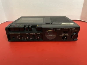 Grabadora de casete portátil Marantz PMD 221 PMD221 FUNCIONA NECESITA REPARACIÓN - SOLO PIEZAS - Imagen 1 de 9