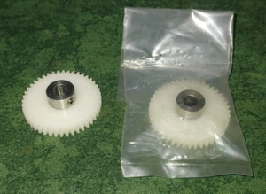 NEW Miniature Plastic / Nylon Spur Gear 44 Tooth 32 Pitch 20^ PA (11639-C1) - Picture 1 of 8