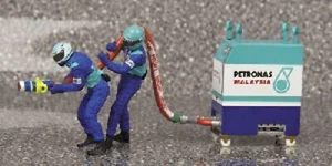 Minichamps 343100031 SET RIFUGIO PULITO PIT STOP 2002 Modello 1:43 - Foto 1 di 1