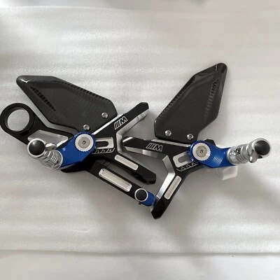 estriberas ajustables de fibra de carbono para BMW S1000RR M1000RR 2019-2024 mecanizadas CNC Foto 1 de 4