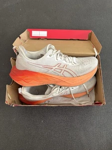 Asics Novablast 4 Running Shoes Size 9 UK - Picture 1 of 11