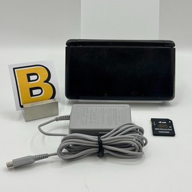 Nintendo 3DS region free Cosmo Black console / Charger / SD card
