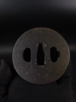 Tsuba simples japonesa antiga para Wakzashi Edo período A258 - Imagem 1 de 4
