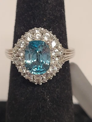 Anillo Corona de la Marea D'Joy Circón Azul Camboyano y Circón Blanco 3.50 ctw Foto 1 de 2