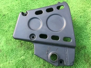 SUZUKI RF600 R RF 600R RF 600 R 1997 FRONT SPROCKET ENGINE CASING COVER - Picture 1 of 1