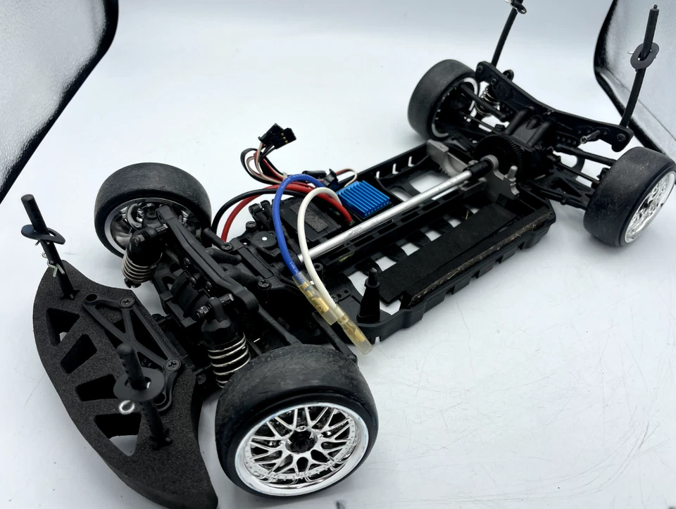 For parts Drift package YOKOMO chassis with ESC - Image 1 of 4