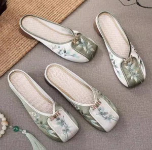 Embroidered Flower Women Shoes Comfortable Flats Chinese Style Cotton Slippers - Picture 1 of 25