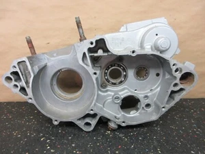 1994 Yamaha WR250 Right crankcase crank case 4JW 94 WR 250 2VM-15121-03-00 - Picture 1 of 9
