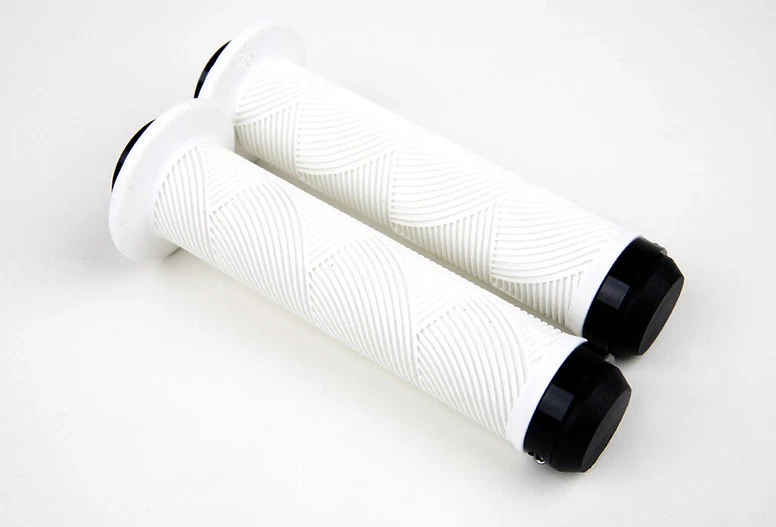 Nuevo par de empuñaduras de bloqueo DK Tsuka blandas BLANCAS BMX Dirt Park Street Cruiser MTB Foto 1 de 1