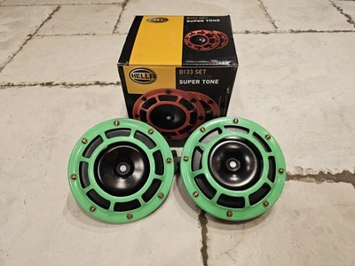 Hella Supertone 双喇叭套件 通用石灰绿色带青铜硬件 003399801 — 第 1/3 张图片