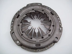 VW Golf MK3/4 LuK Clutch Pressure Plate Luk 038141025PX 1996-2010 - Picture 1 of 2
