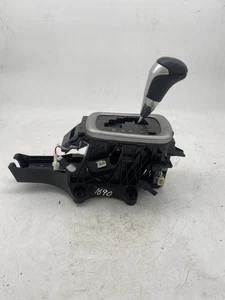 TOYOTA HILUX GEAR STICK/SHIFTER 6 SPEED AUTOMATIC 2015-2022 - Picture 1 of 9