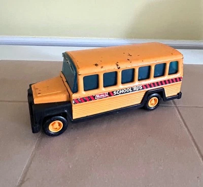 Buddy L 压钢 1980 校车 6 1/2 英寸日本制造,开门! — 第 1/4 张图片
