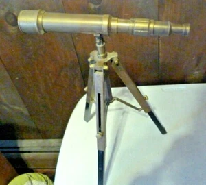 Telescopio con treppiede in legno vintage antico nautico - Foto 1 di 5