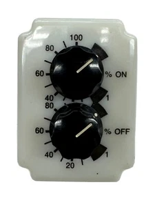 DAYTON 1A366F SOLID STATE TIME DELAY RELAY .1-10 SEC 8 PIN PLUG - Picture 1 of 3