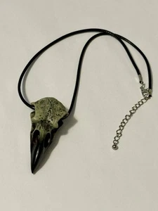 Gothic Raven Skull Pendant Necklace Fashionable Resin Bird Skull Mens Necklace - Picture 1 of 13