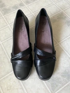 Clarks Everyday Active Air Black Leather Double Strap Mary Jane Pumps Heels 9M - Picture 1 of 5