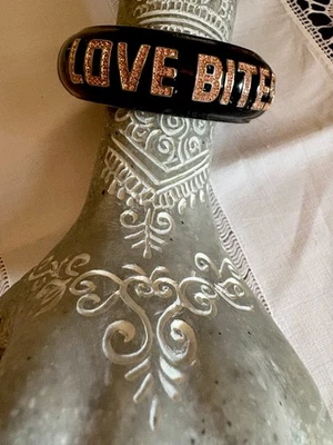 Редкий браслет Betsey Johnson Love Bites с РОЗОВЫМИ стразами ❤️РЕДКИЙ - Изображение 1 из 4