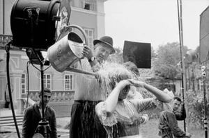 Julie Andrews 8x10 Photo 6225-38 The Sound of Music - Picture 1 of 1
