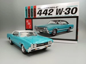 AMT NUEVO Kit Modelo 1966 Oldsmobile 442 W-30 techo rígido escala 1:25 AMT1432 - Imagen 1 de 15