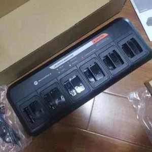 6-drożna ładowarka Multi Docking Charger do radia Motorola MTP850 Ham - Zdjęcie 1 z 4