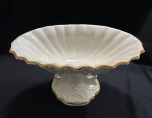 Formalities by Baum Bros Bonboniere mit Fuß - Bild 1 von 5